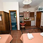 شقة Katikies Stamatias & Maisonettes *