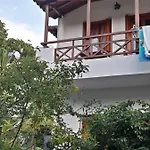 Katikies Stamatias & Maisonettes Apartment