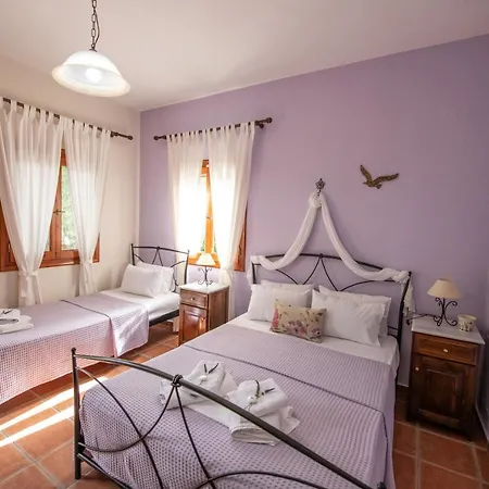Апартаменты Katikies Stamatias & Maisonettes