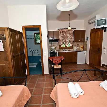 아파트 Katikies Stamatias & Maisonettes *