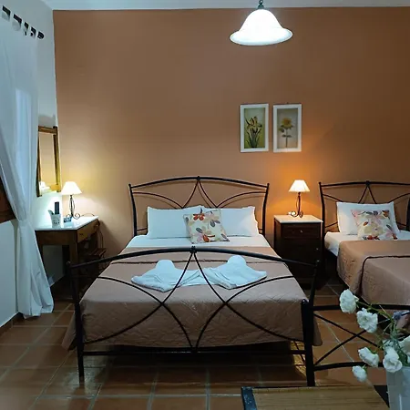 Katikies Stamatias & Maisonettes Agnontas