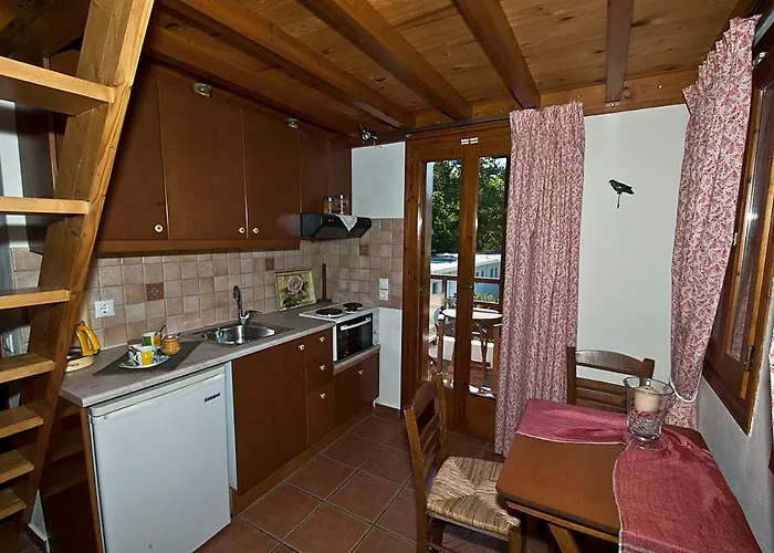 Katikies Stamatias & Maisonettes Agnontas